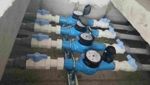 Manifold de medidores de agua de precisión con llaves de corte y válvulas check