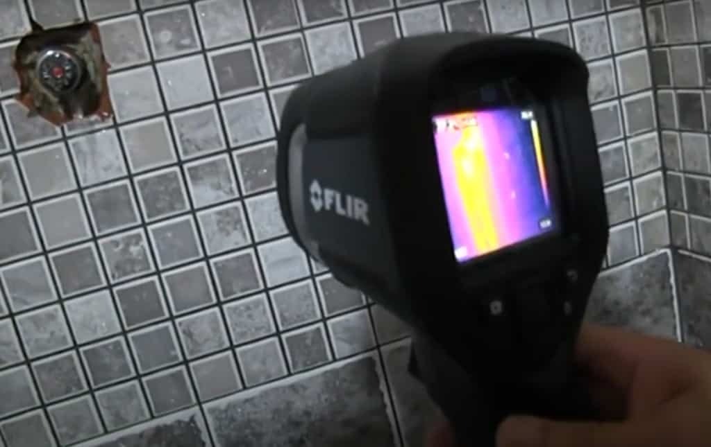 Termografía infrarroja en muro para localización de redes empotradas y fugas